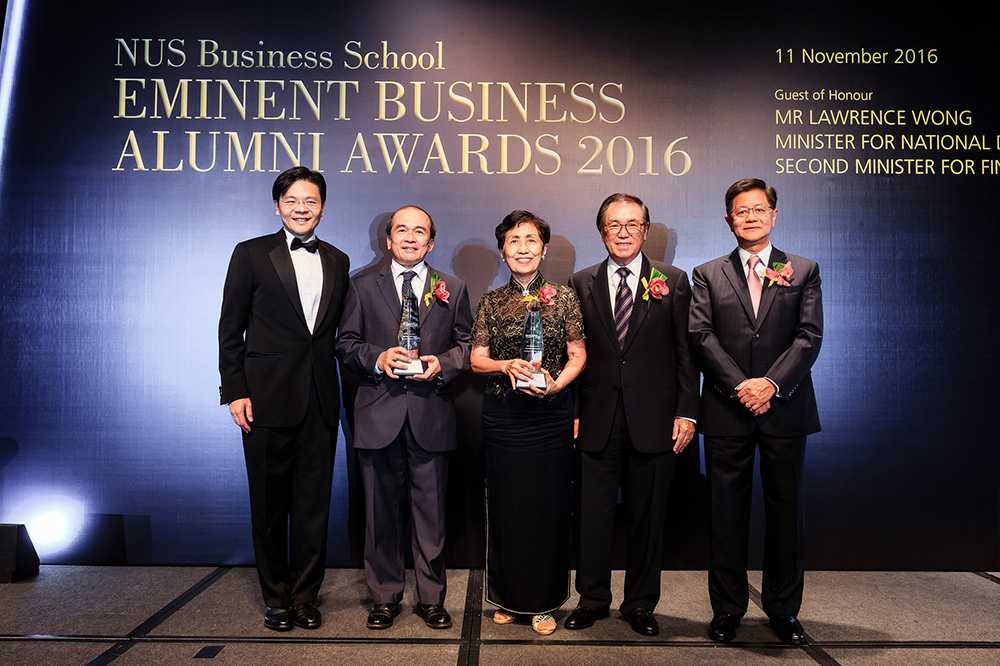 From left: Lawrence Wong; Alumni Service Awards recipients Tan Boon Chin and Nancy Widjaja; Peter Seah and Bernard Yeung
