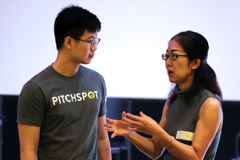 Aki (right) sharing her experiences at the “Age & Entrepreneurship Talk” by SingTel. – Picture from PITCHSPOT