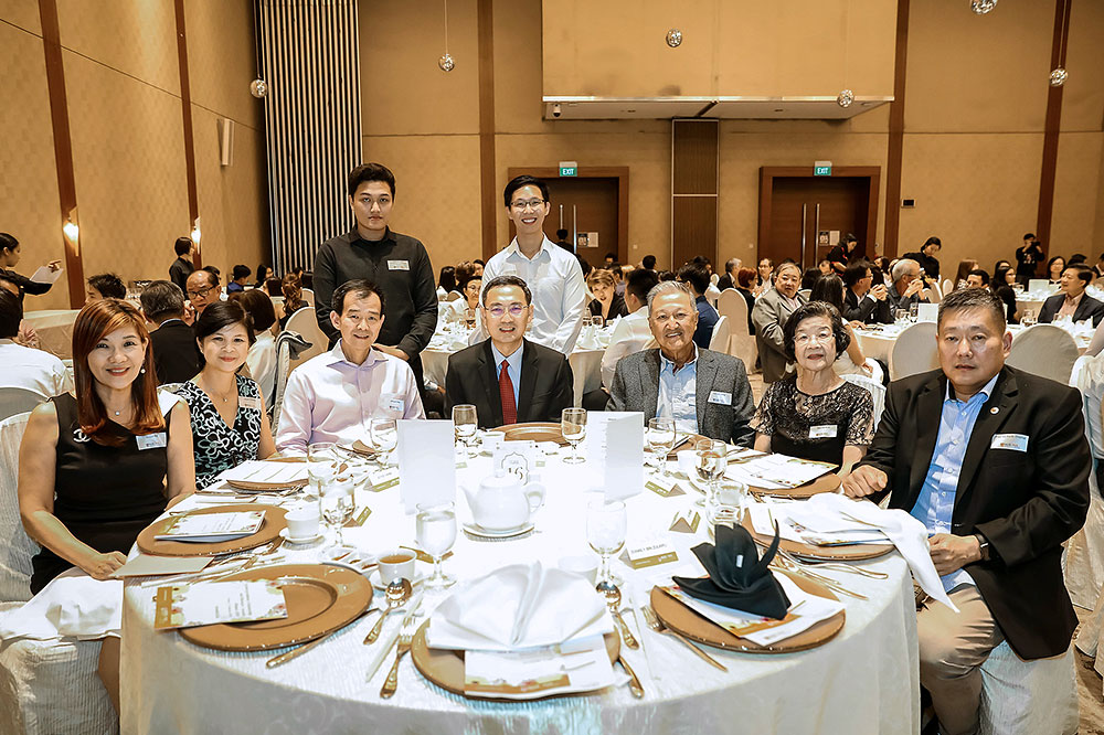 Grace Ang (left) and Wilson Ang (third from left) with fellow donors, faculty and students at the School’s 2019 Undergraduate Scholarship and Bursary Awards Appreciation Dinner.