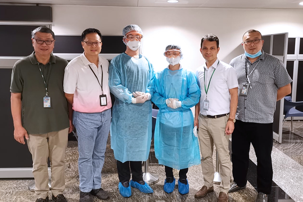 MBA alumnus Yong Yih Ming (second from left), General Manager at Raffles Medical Group, appreciates his team’s professionalism and dedication during this period. (Photo credit: Yong Yih Ming)