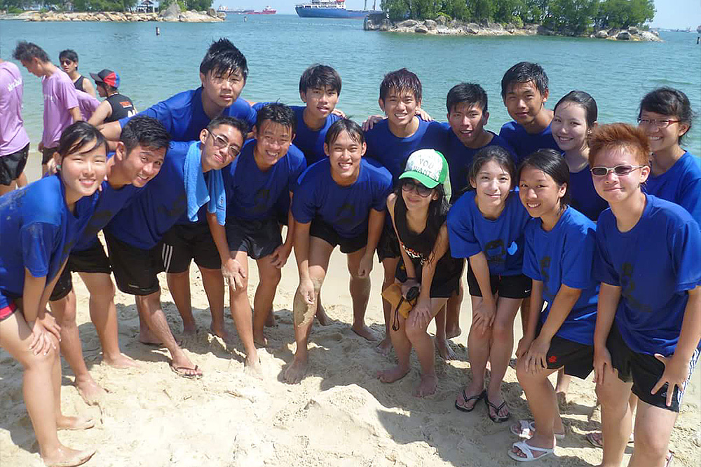 Shuangwei leading as a Orientation Group Leader with her group of freshmen at Sentosa