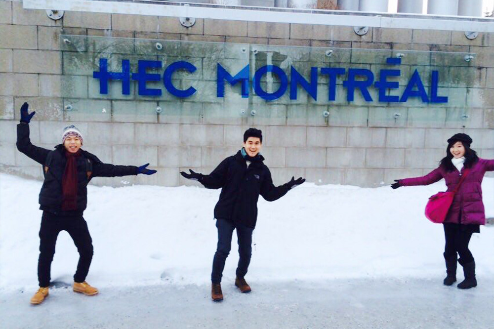 XinYi’s (right) first day on the Student Exchange Programme, all the way at the other end of the world, in the very very cold Montreal, Canada