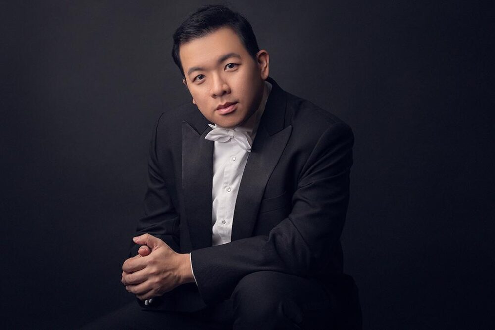 BBA Class of 2001 alumnus and classical maestro Adrian Chiang