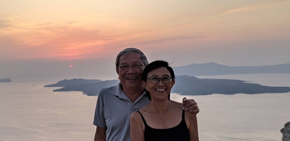 From left: Yeo Keng Joon (MBA 1985) with wife and fellow donor Kong Yuet Peng (MBA 1986). Photo taken pre-COVID.