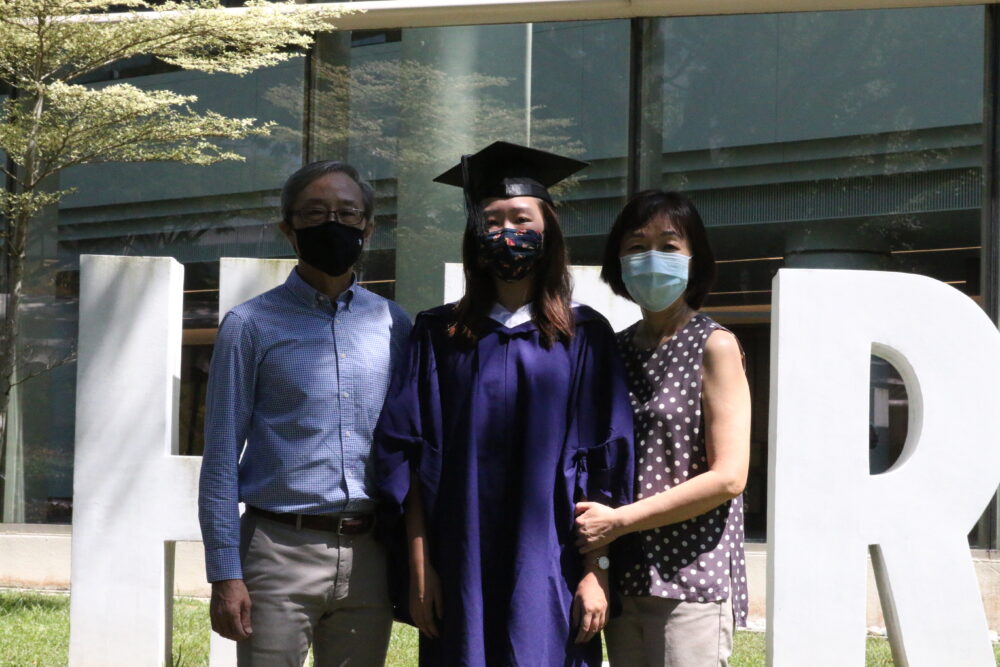 BBA (Accountancy) Class of 2021 graduate Macey Soh with her parents