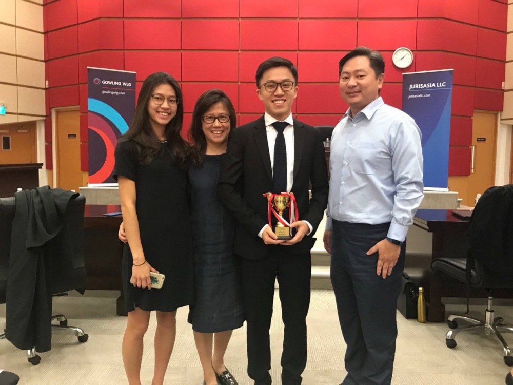 Ryan at the Gowling WLG Intellectual Property Moot 2018 together with his family. He emerged the Champion out of a field of over 60 competitors.